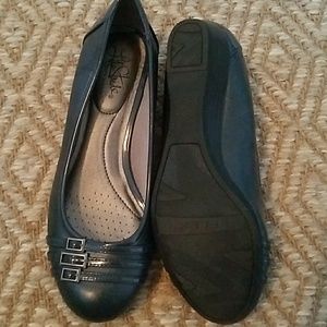 Womens navy leather shoes